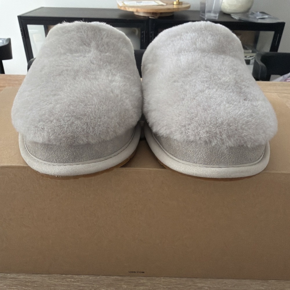 Ugg Australia Women's Maxi Pearle slippers  Size 9 NIB Grey 1167990
